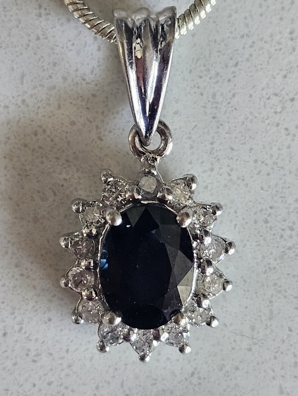 Luxury 18k White Gold 8mm Oval Natural Royal Blue Sapphire Diamond Halo Pendant